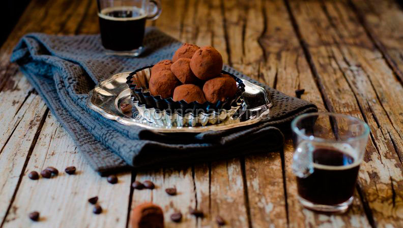 Tartufi al caffè: dei grandi classici della pasticceria in una versione adatta agli intolleranti al lattosio