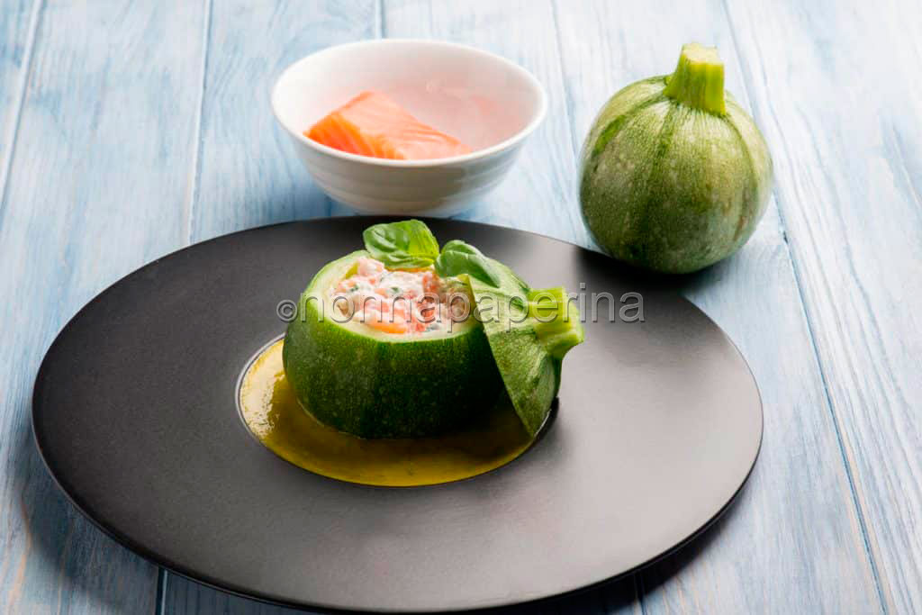 zucchina tonda ripiena con salmone e ricotta