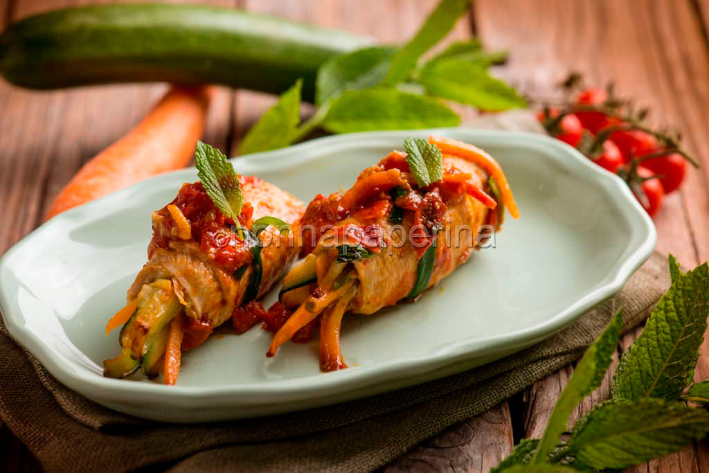 Involtini light di tacchino con pomodoro